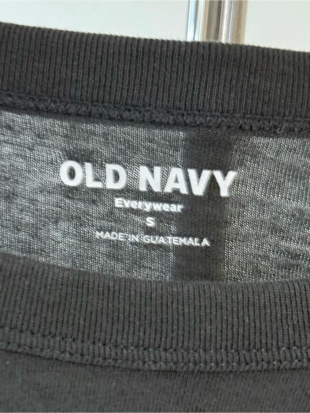 5 for $20 Deal- Old Navy Black Short Sleeve Tee with Daisy Print - Picture 2 of 4